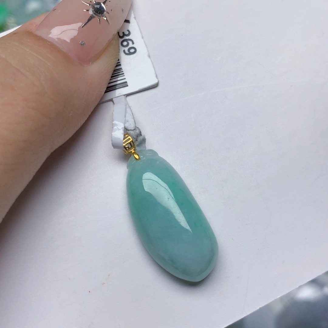 颈饰18K金镶嵌翡翠