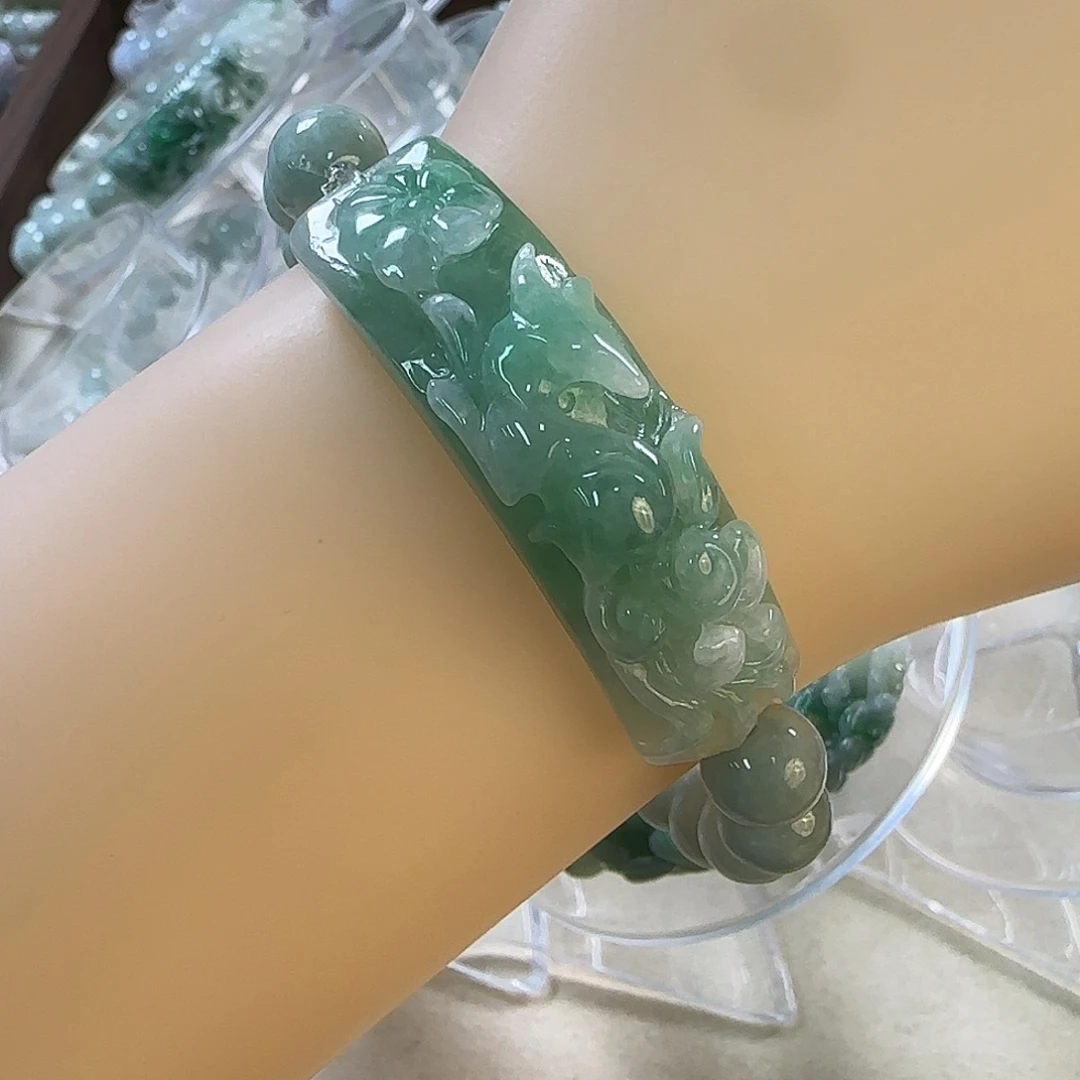 颈饰未镶嵌翡翠手牌