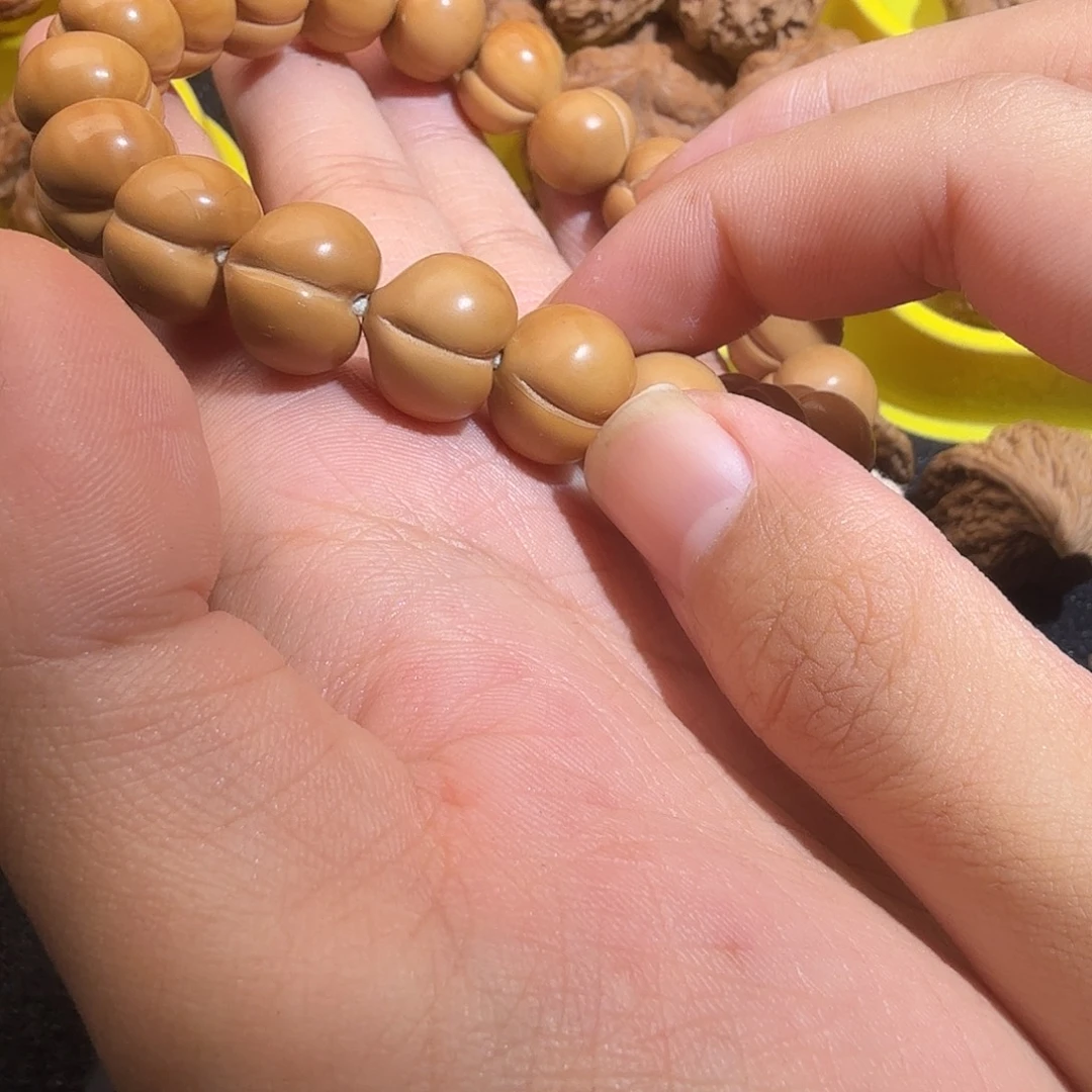 文玩核桃吊坠屁桃