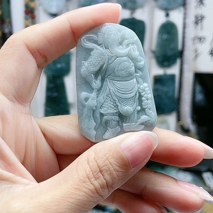 颈饰足铂镶嵌翡翠翡翠