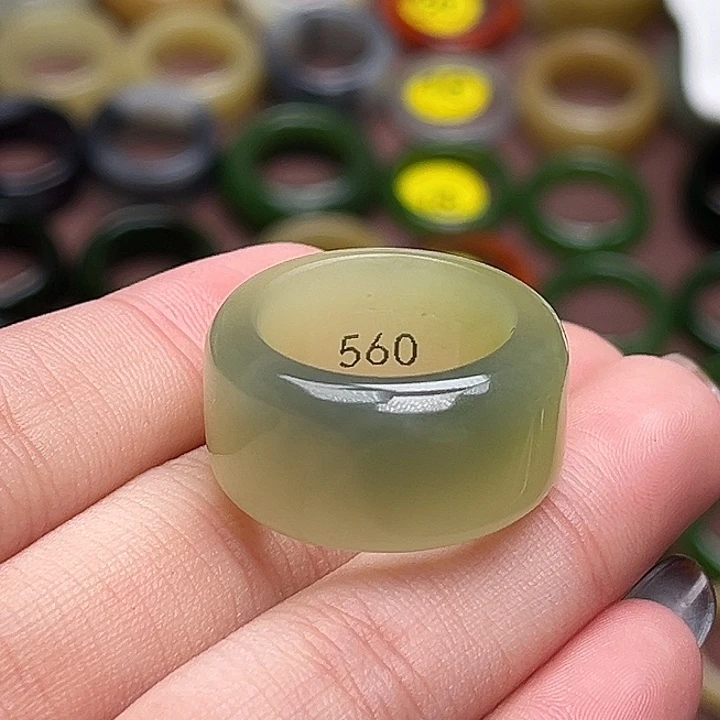 和田玉未镶嵌戒指17.黄口带翠新品