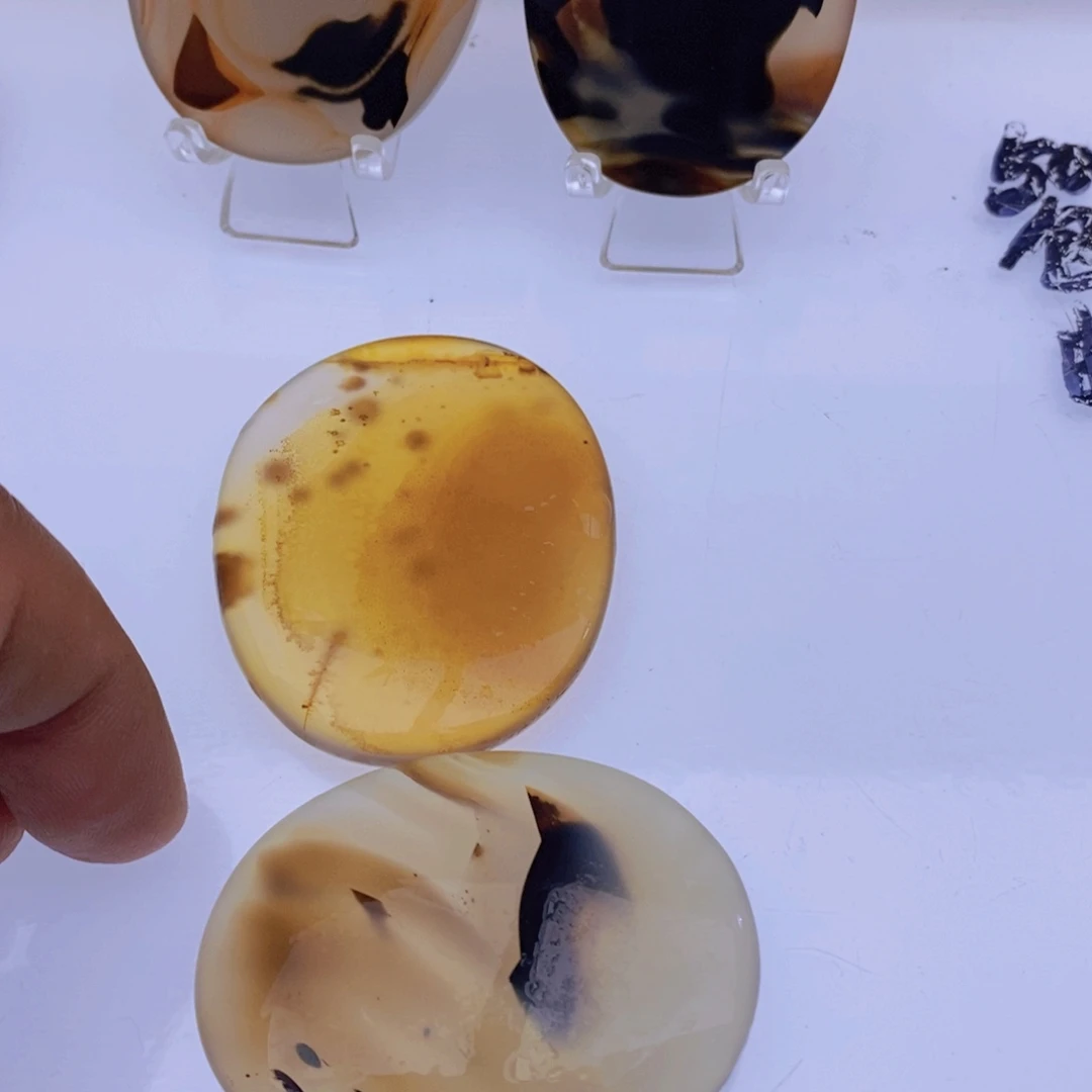 玛瑙/玉髓颈饰未镶嵌丫**?