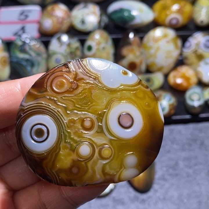 玛瑙/玉髓未镶嵌珠宝奇石124