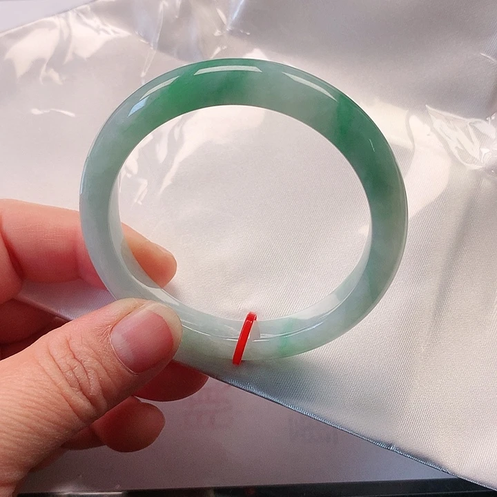 翡翠手镯未镶嵌翡翠054