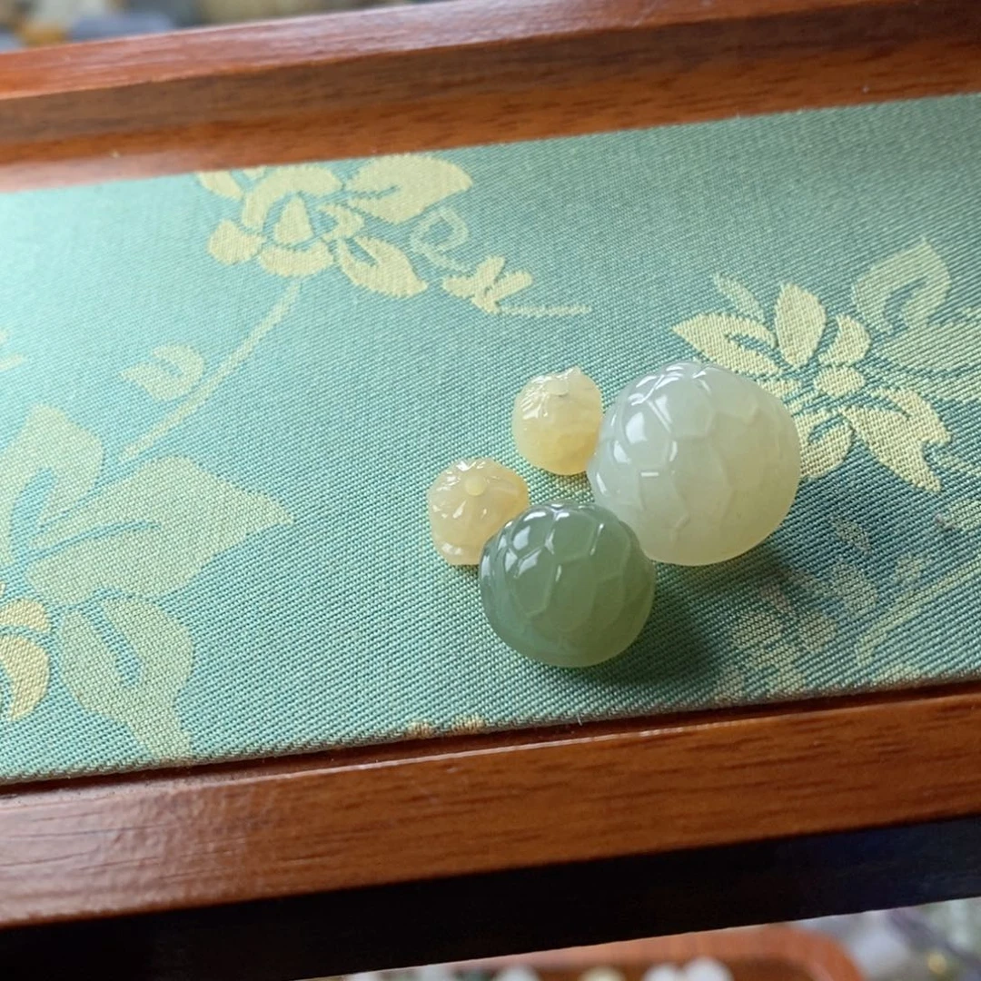 和田玉颈饰未镶嵌?**n