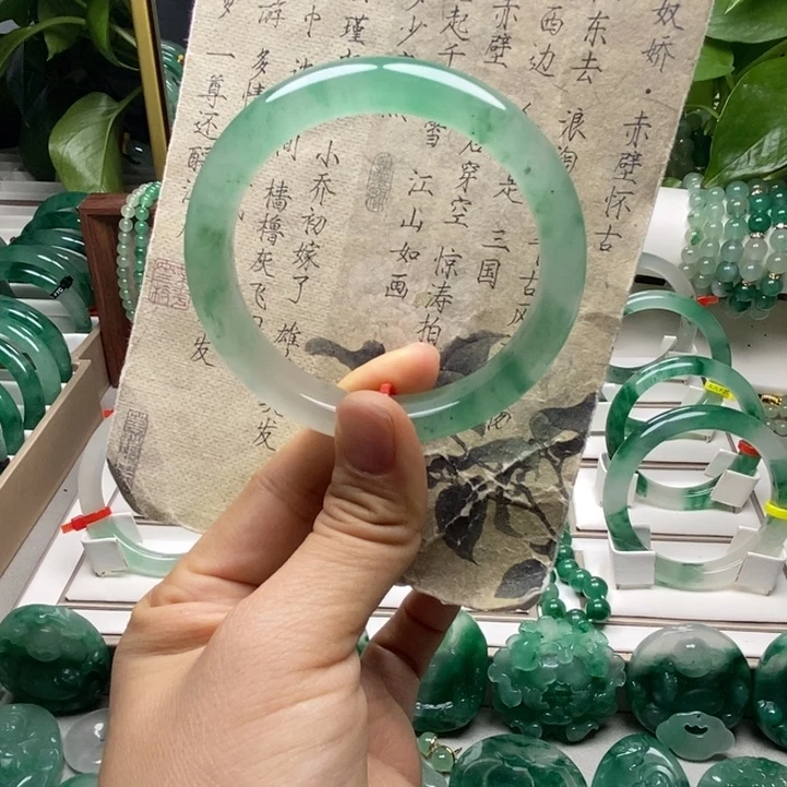 石英质玉未镶嵌手镯