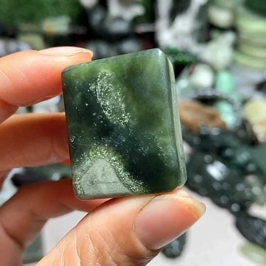 未镶嵌和田玉（糖玉）珠宝半成品