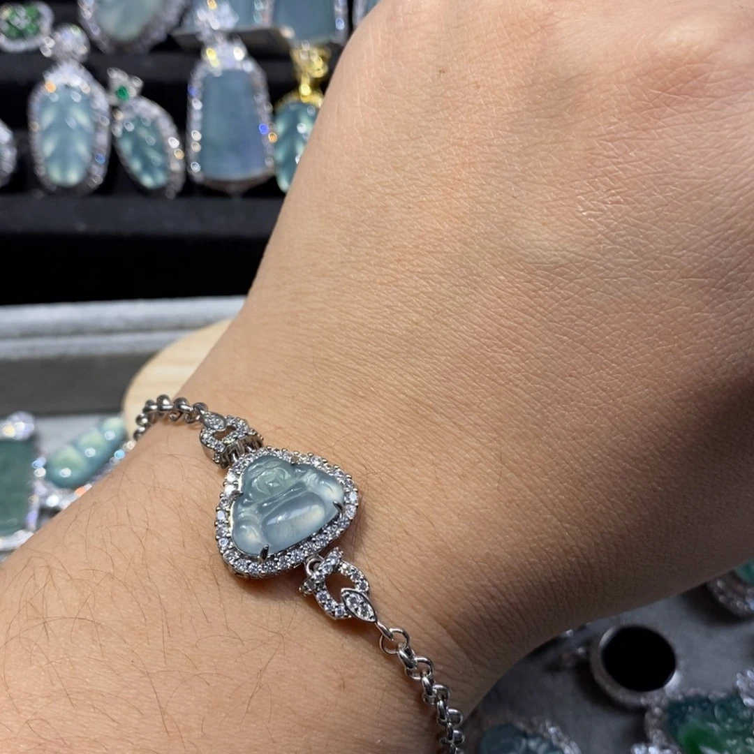 翡翠颈饰未镶嵌翡翠