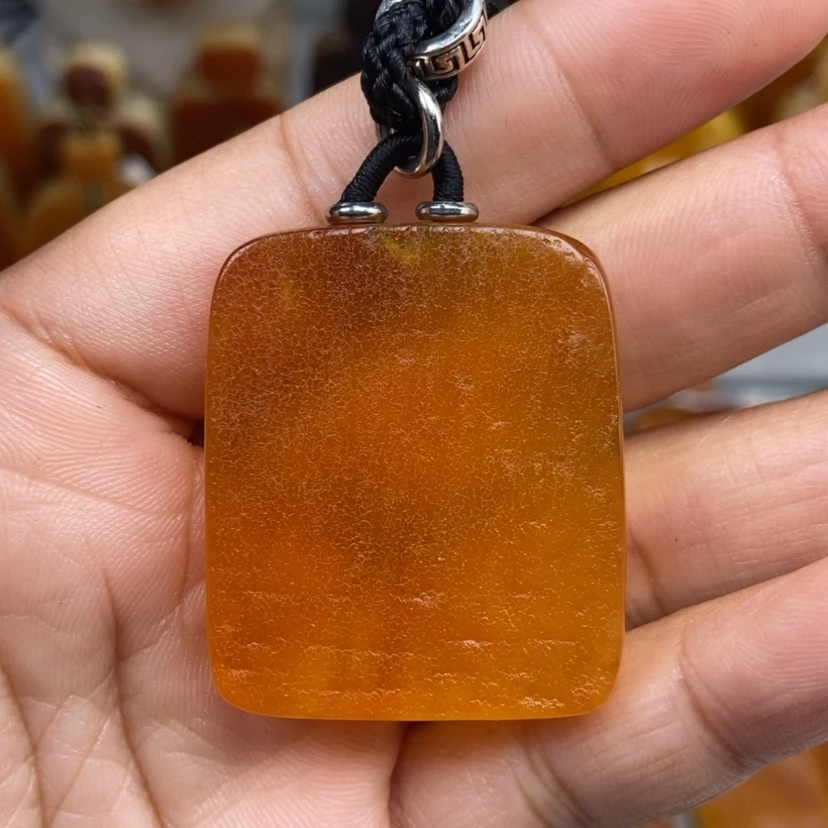 【闪购商品】琥珀颈饰未镶嵌