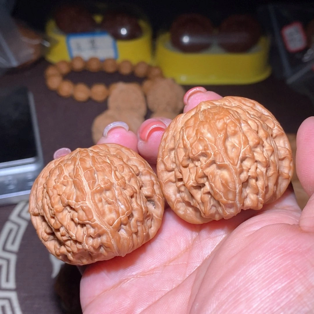 文玩核桃把件观**在磨盘