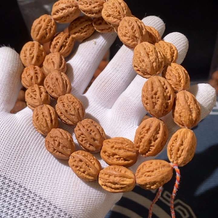 文玩核桃手串…………45