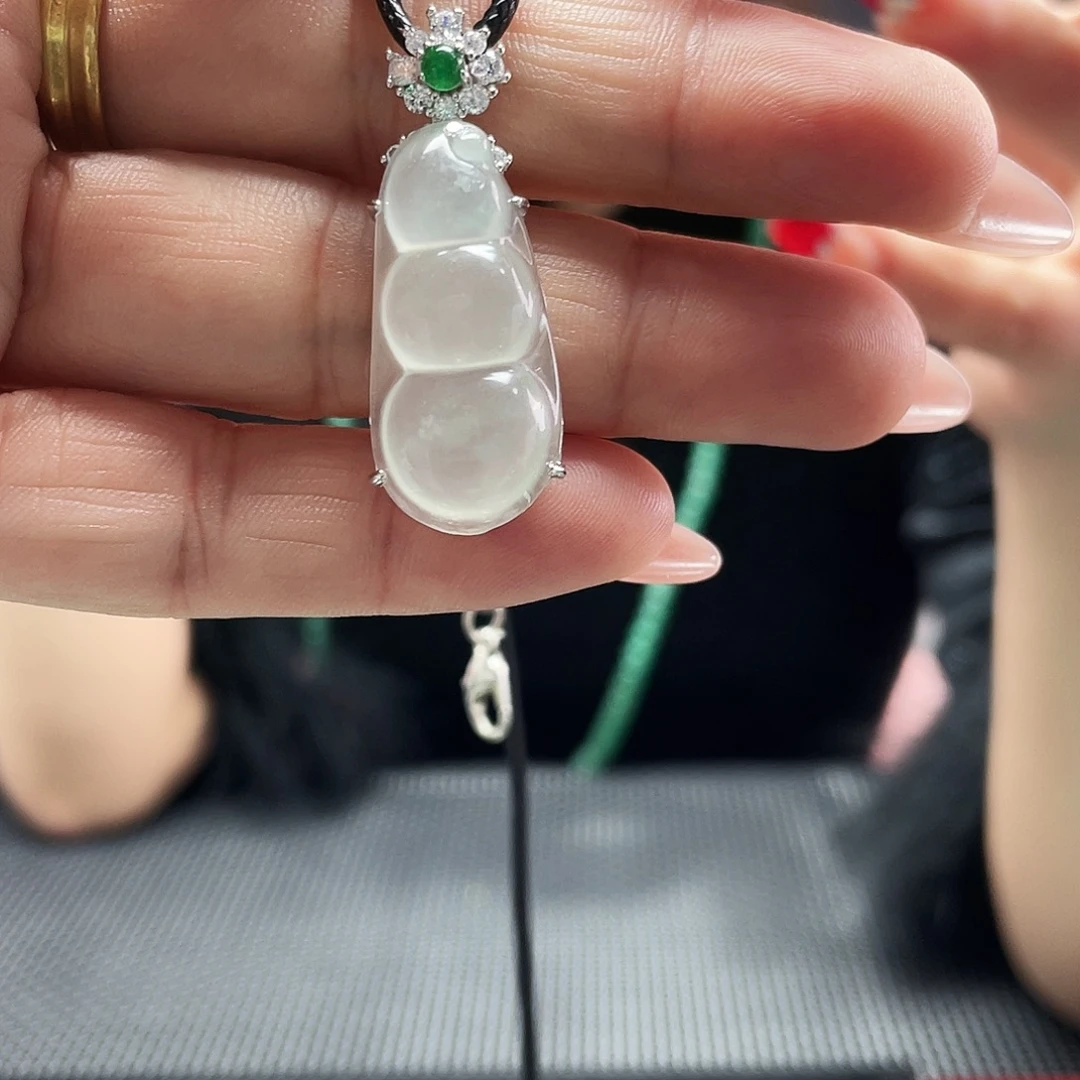 石英质玉（非洲翠）银S925镶嵌颈饰