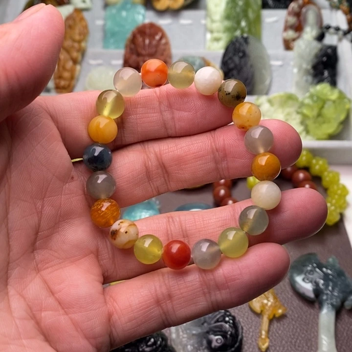 蛇纹石玉未镶嵌颈饰