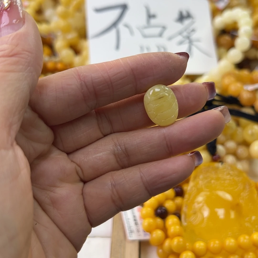 琥珀珠宝奇石未镶嵌
