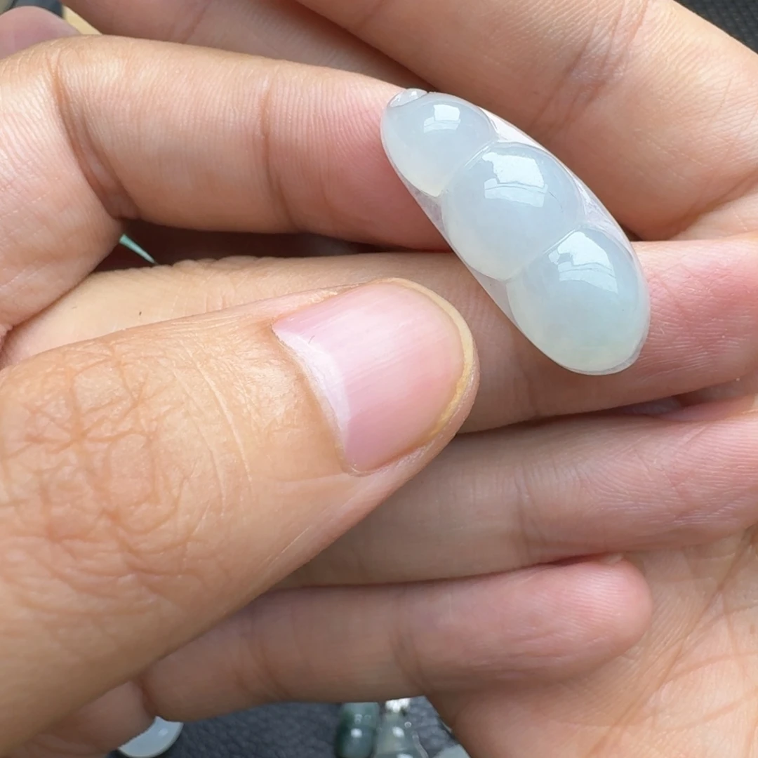翡翠未镶嵌吊坠(不含链)胖豆子