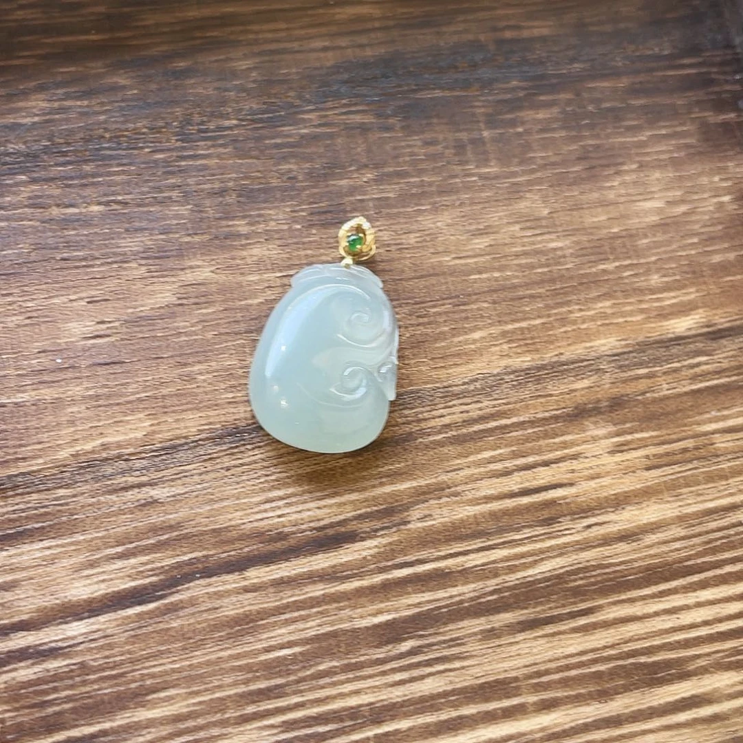 翡翠未镶嵌颈饰蒋****指