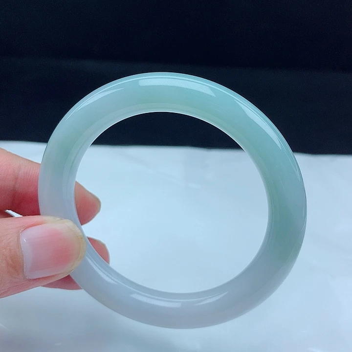 翡翠手镯未镶嵌53渐变色