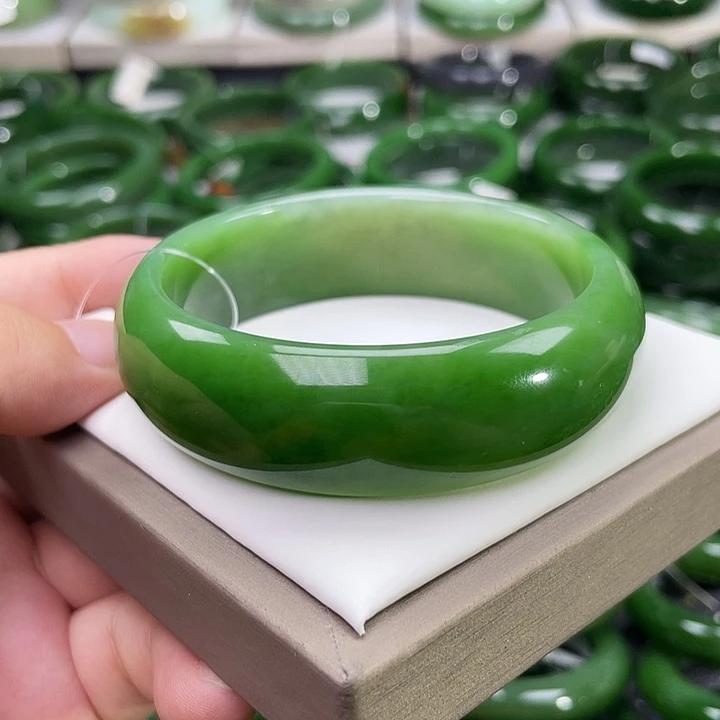 和田玉（碧玉）手镯未镶嵌