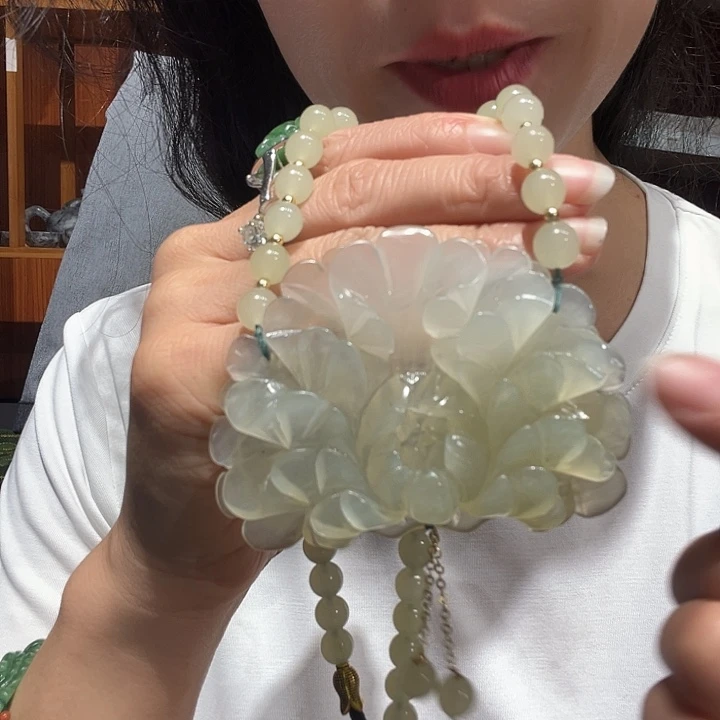 未镶嵌岫玉吊坠(赠链)