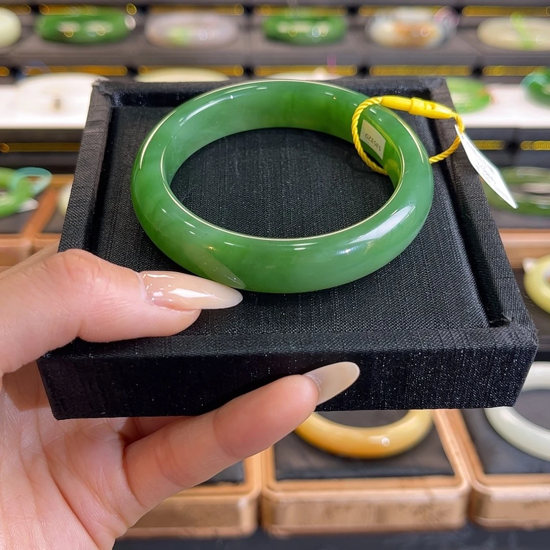 和田玉未镶嵌手镯54 55