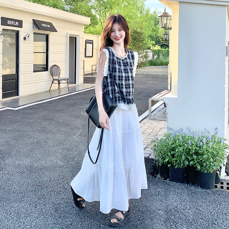 森系减龄ootd穿搭套装女夏2025新款无袖格子上衣半身裙显瘦两件套