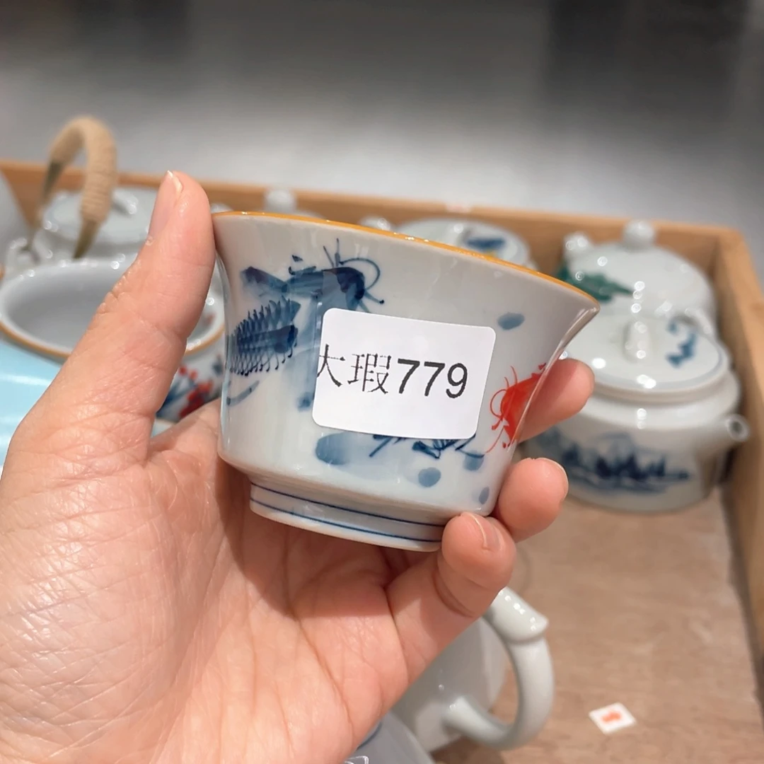 釉下彩纯手绘有瑕