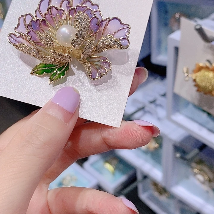 锆石铜合金牡丹花胸针 紫色