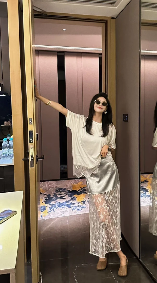 利达 NEW DADADA【星光旅途】时尚百搭休闲修身气质短袖上衣SDK2673