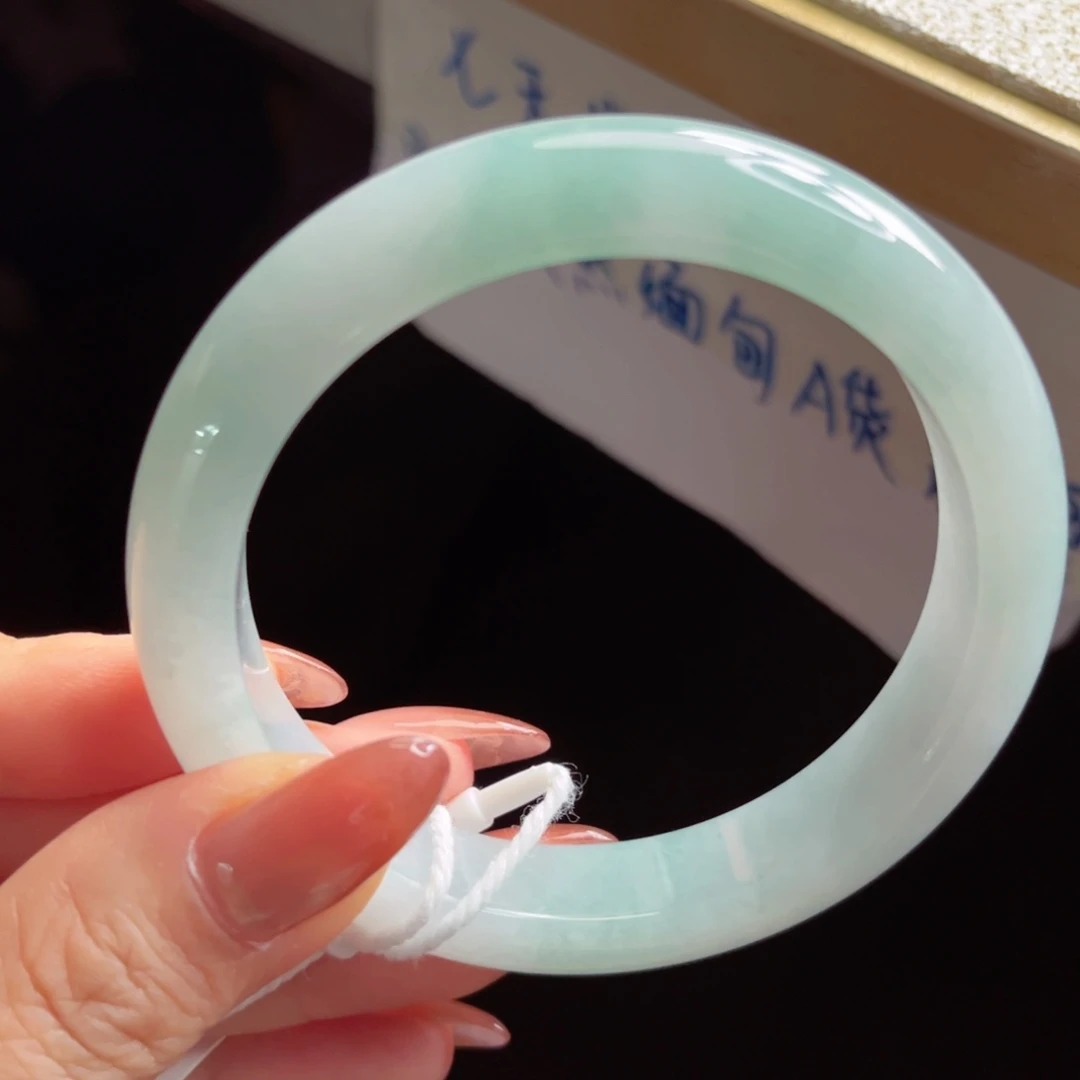 翡翠未镶嵌手镯手镯