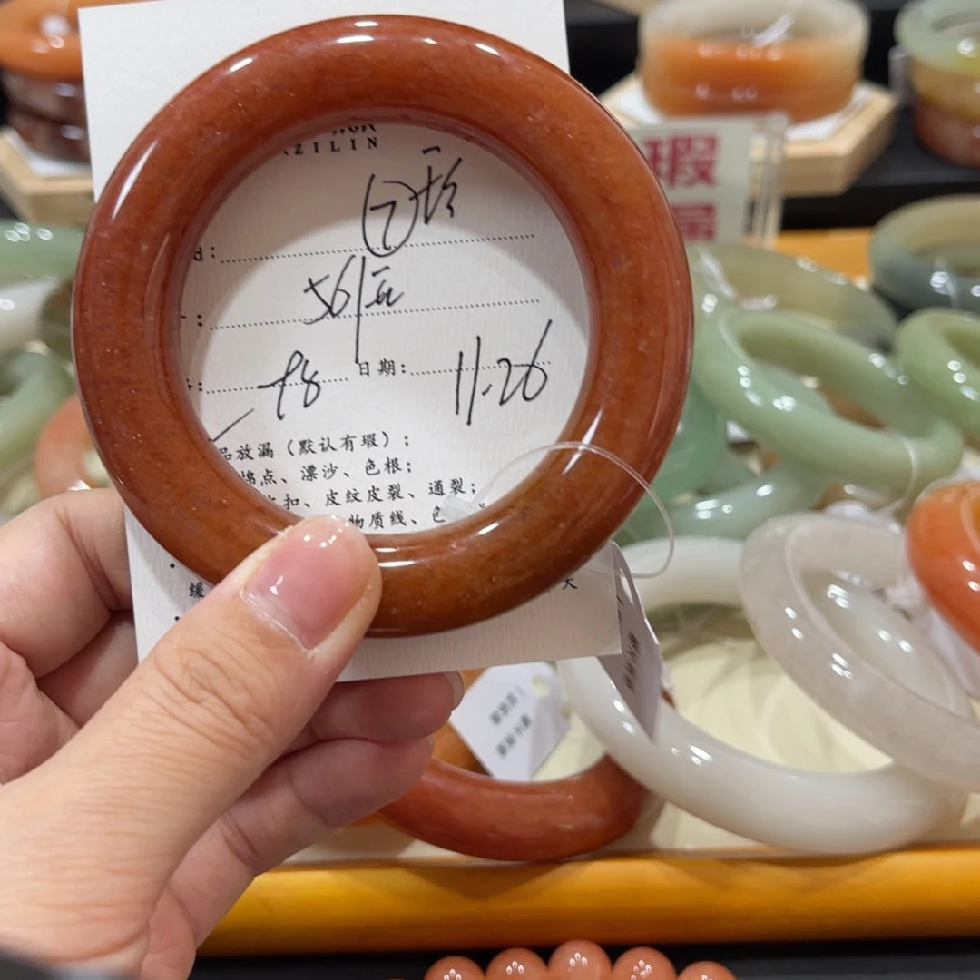 未镶嵌手镯石英质玉