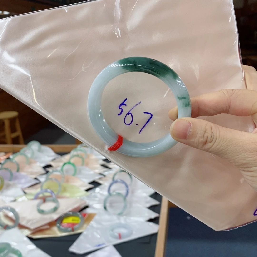 翡翠未镶嵌手镯翡翠