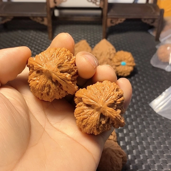 吊坠文玩核桃灰**迹南疆石