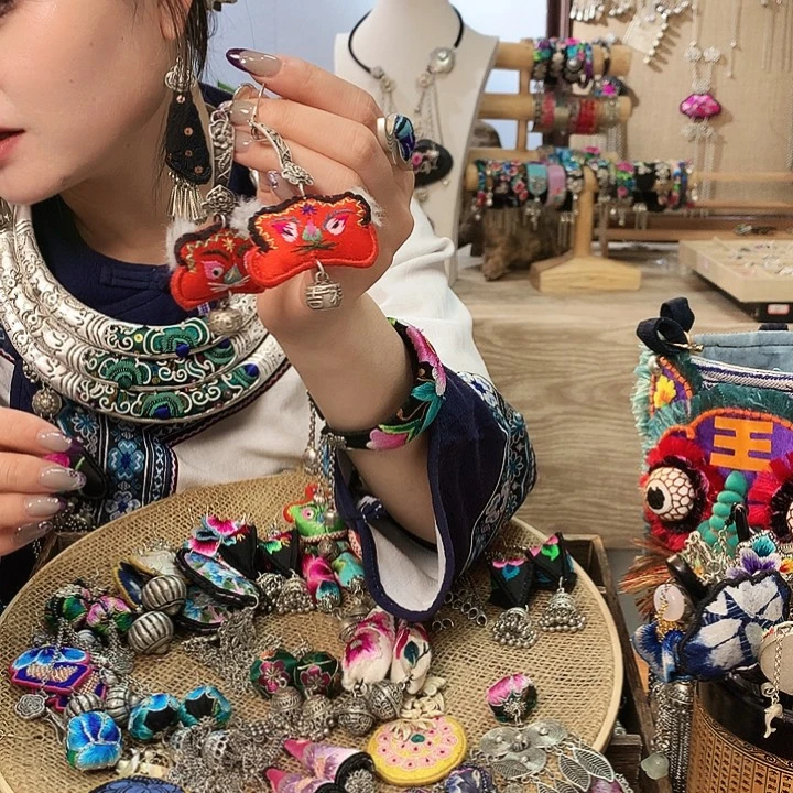 花岗石铁合金耳环