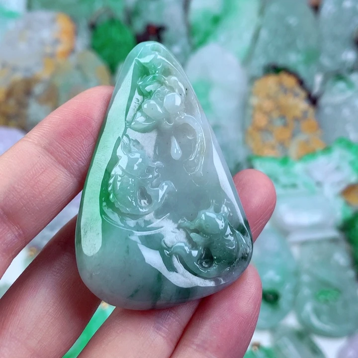 吊坠(不含链)未镶嵌翡翠