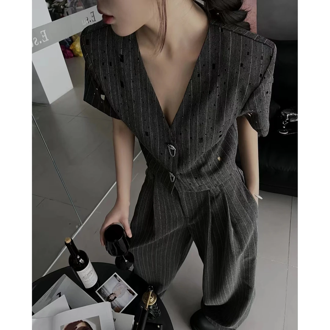 雨哥原创V领镂空烫钻设计西装上衣