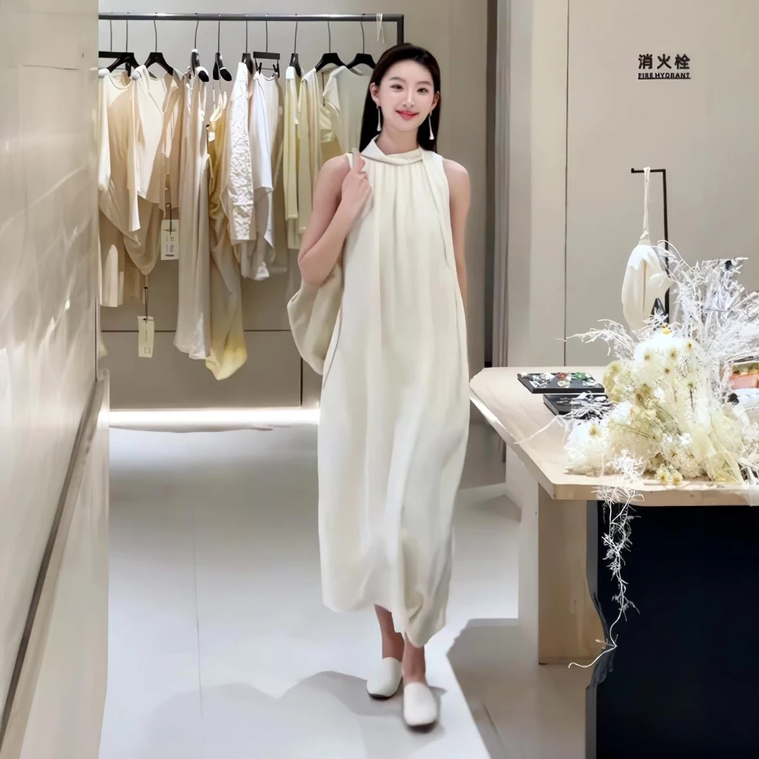 VOCKOO官方2025夏季新款宽松休闲气质无袖挂脖连衣裙女温柔百搭过