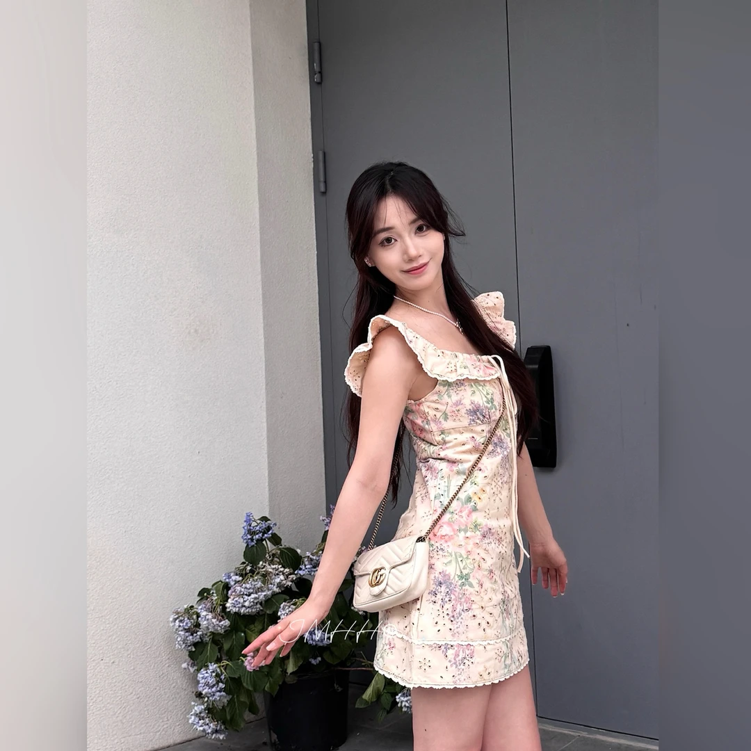 【卷毛花花】夏日韩系甜美扎染镂空碎花小飞袖方领收腰A字连衣裙