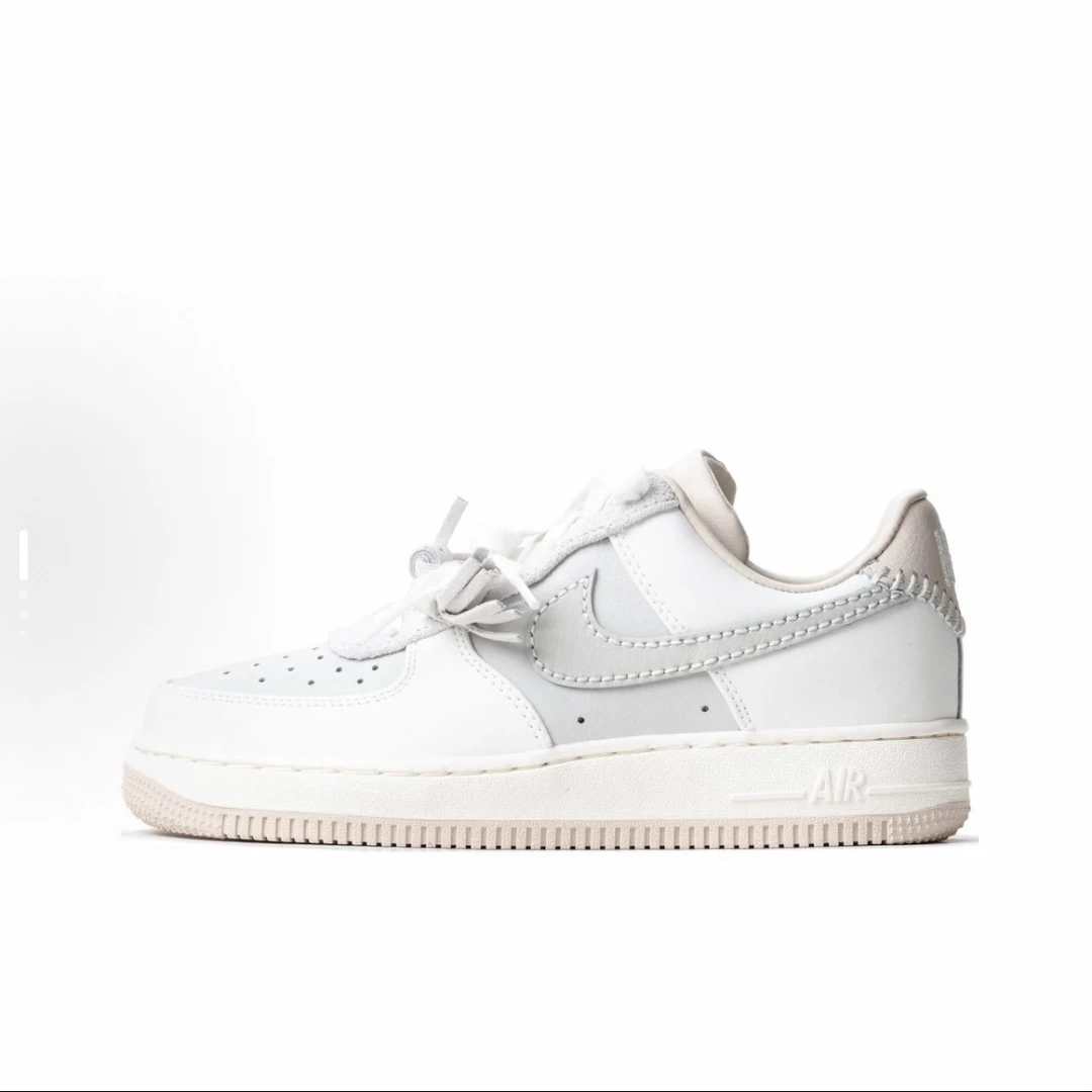 NIKE/耐克女子米粉色AF1 【欧若风】休闲运动板鞋HV1813001