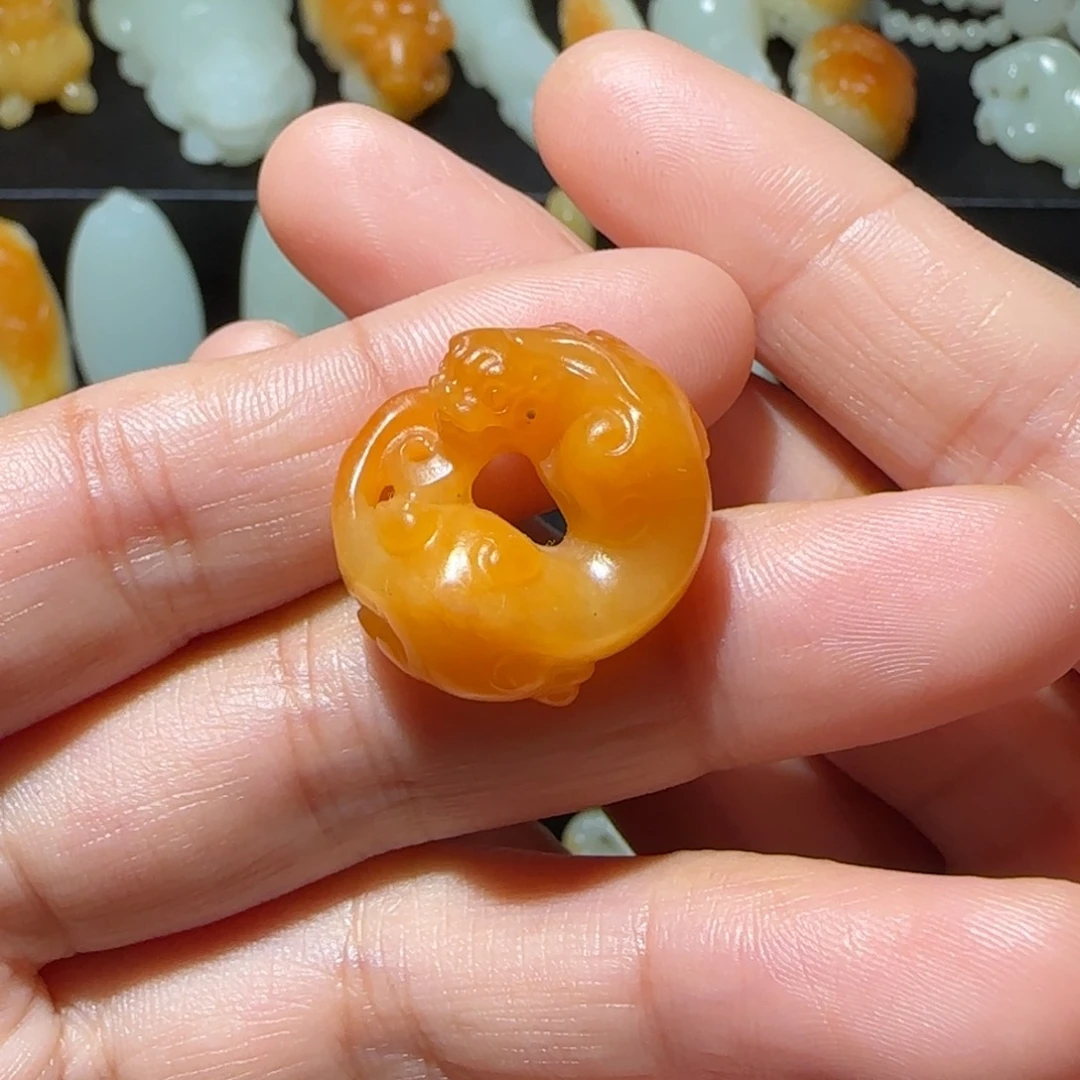 和田玉未镶嵌颈饰籽**力