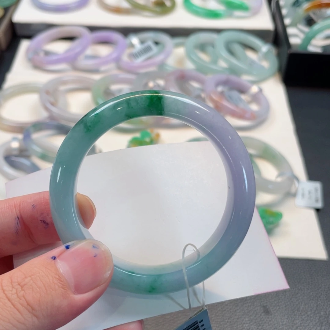 翡翠未镶嵌手镯211号 52正圈 有纹