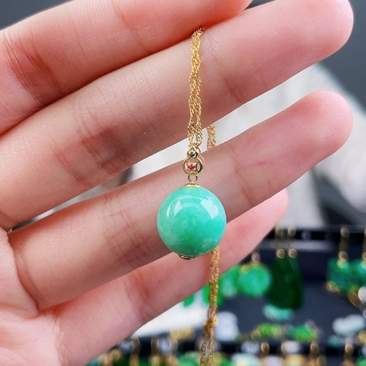 翡翠颈饰18K金镶嵌饰品