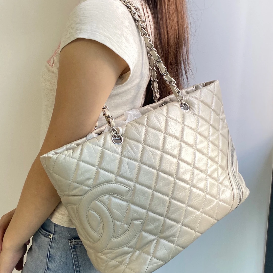 95新 Chanel/香奈儿 chanel米色托特包