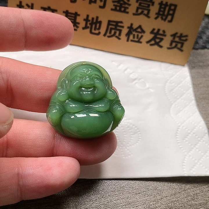 颈饰未镶嵌和田玉佛