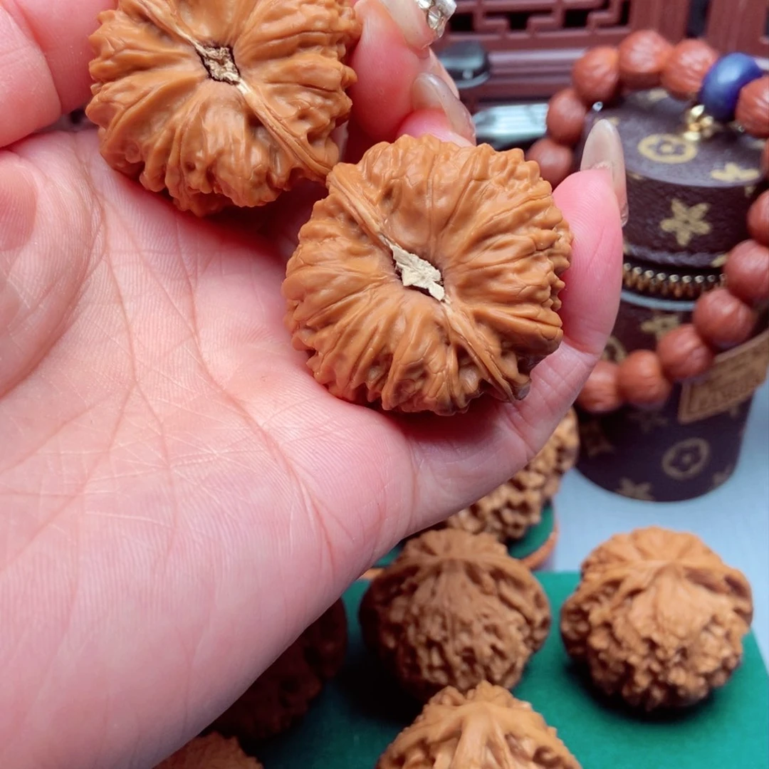 文玩核桃吊坠W*凹底