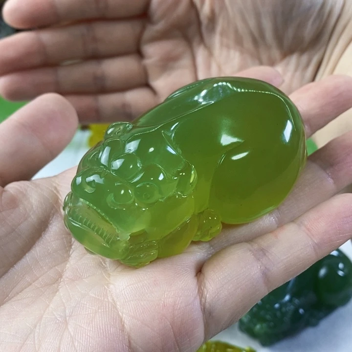岫玉手把件未镶嵌爱***勒