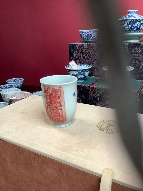 拓片飞天青花瓷器