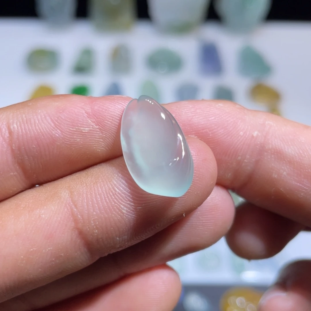 颈饰未镶嵌翡翠随形