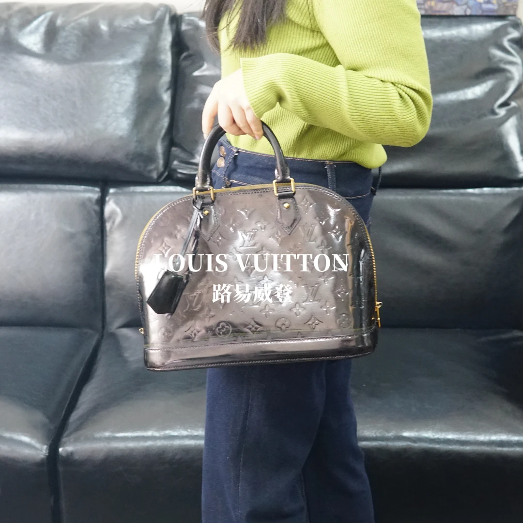 95新 LouisVuitton/路易威登 LV 黑色贝壳包/WJ12220009/0009