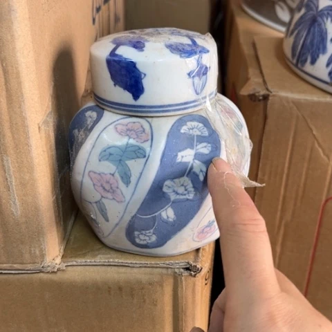 瓶瑕疵瓷片不退不换。。。。。。。。。。。。。