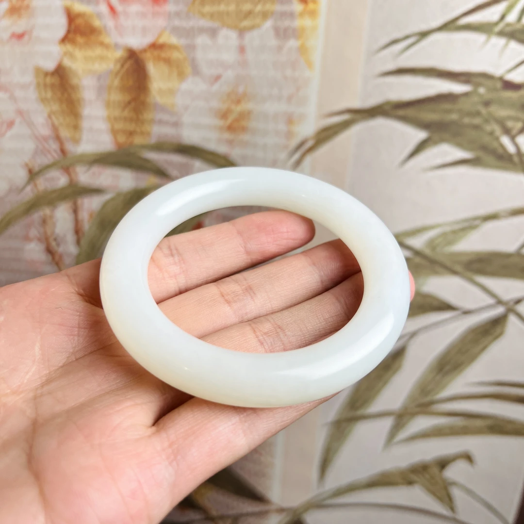 和田玉手镯高品俄料白玉圆条手镯时尚轻奢手镯中秋礼物妈妈手镯